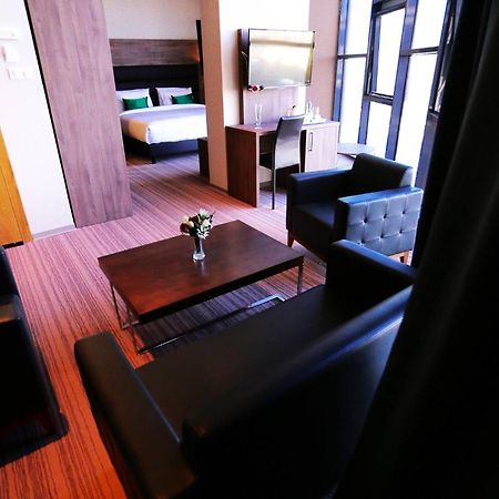 Le Zenith Hotel Vahran Dış mekan fotoğraf