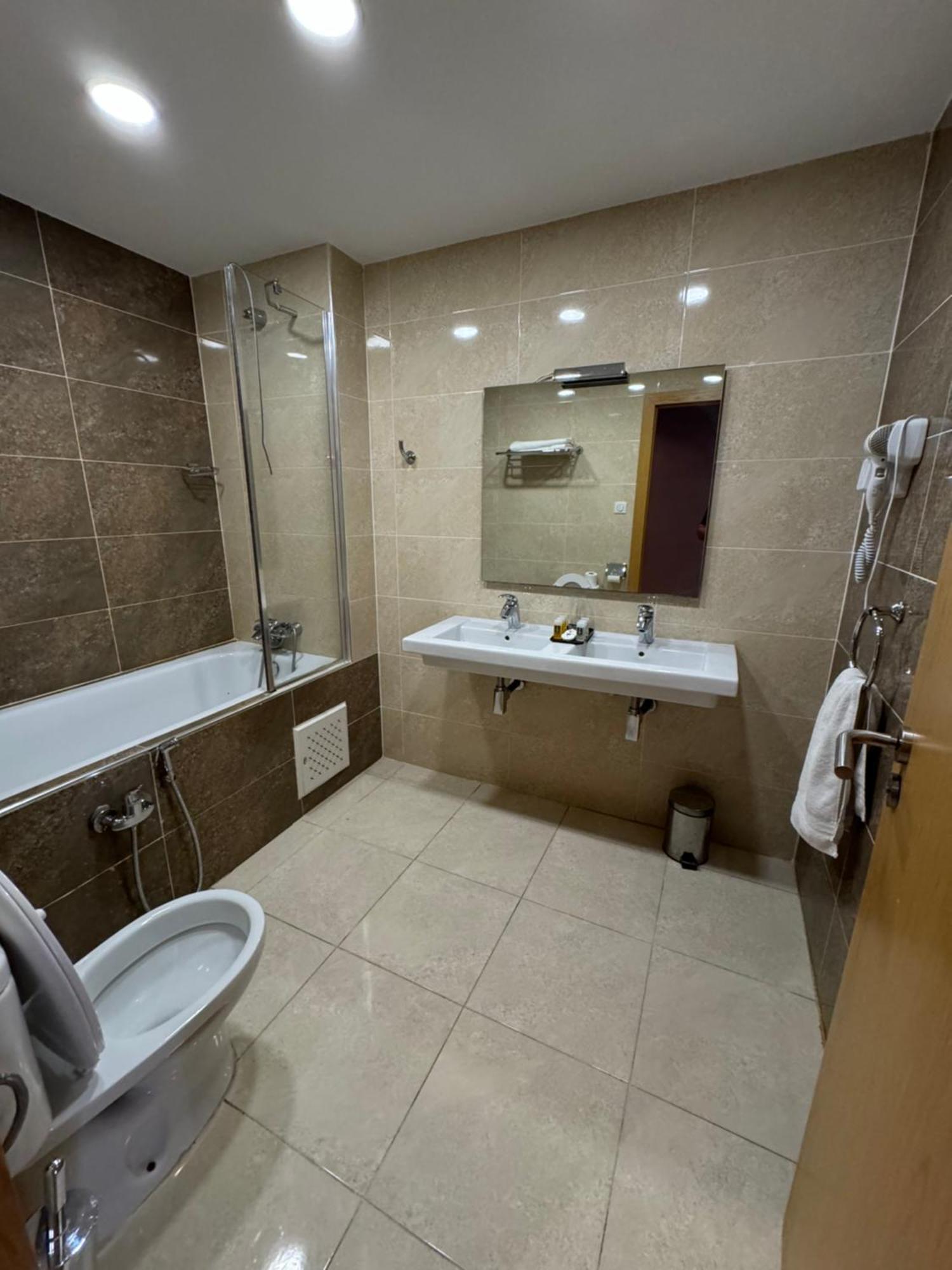 Le Zenith Hotel Vahran Dış mekan fotoğraf